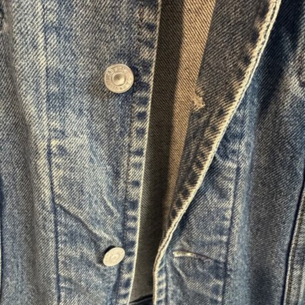 Vintage Gap Denim trucker jacket in a light Wash Blue Size M - Picture 4 of 11